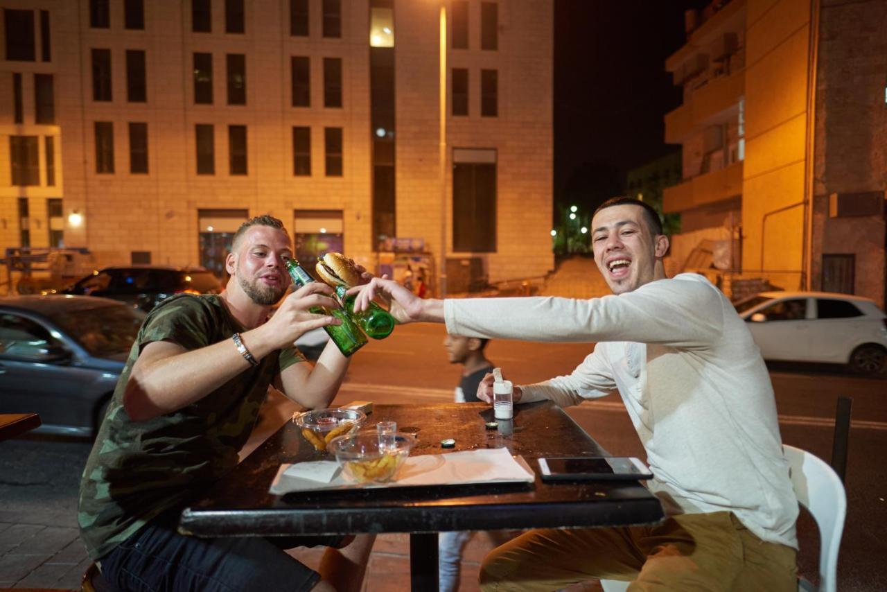 The Spot Hostel Tel Aviv Exterior photo