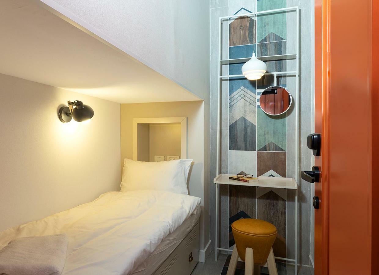 The Spot Hostel Tel Aviv Exterior photo