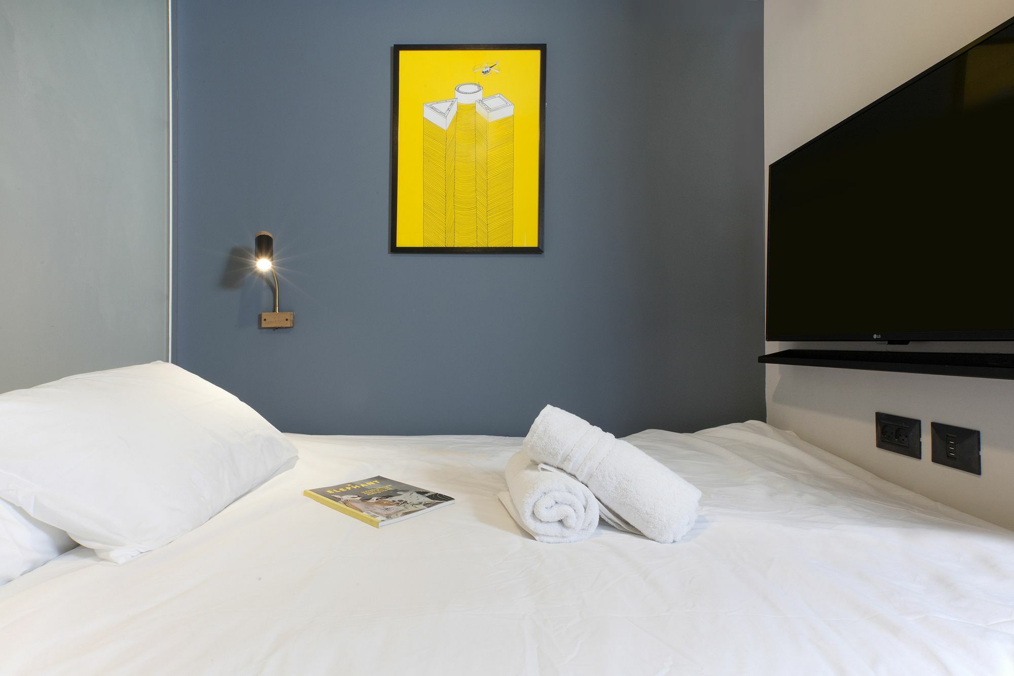 The Spot Hostel Tel Aviv Exterior photo